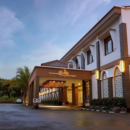 Multazam Hotel Solo 외부 사진