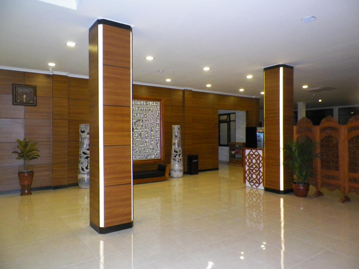 Multazam Hotel Solo 외부 사진