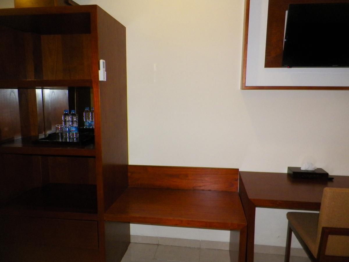 Multazam Hotel Solo 외부 사진
