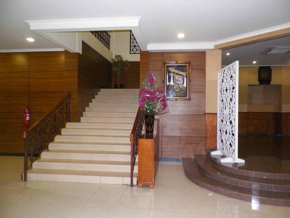 Multazam Hotel Solo 외부 사진
