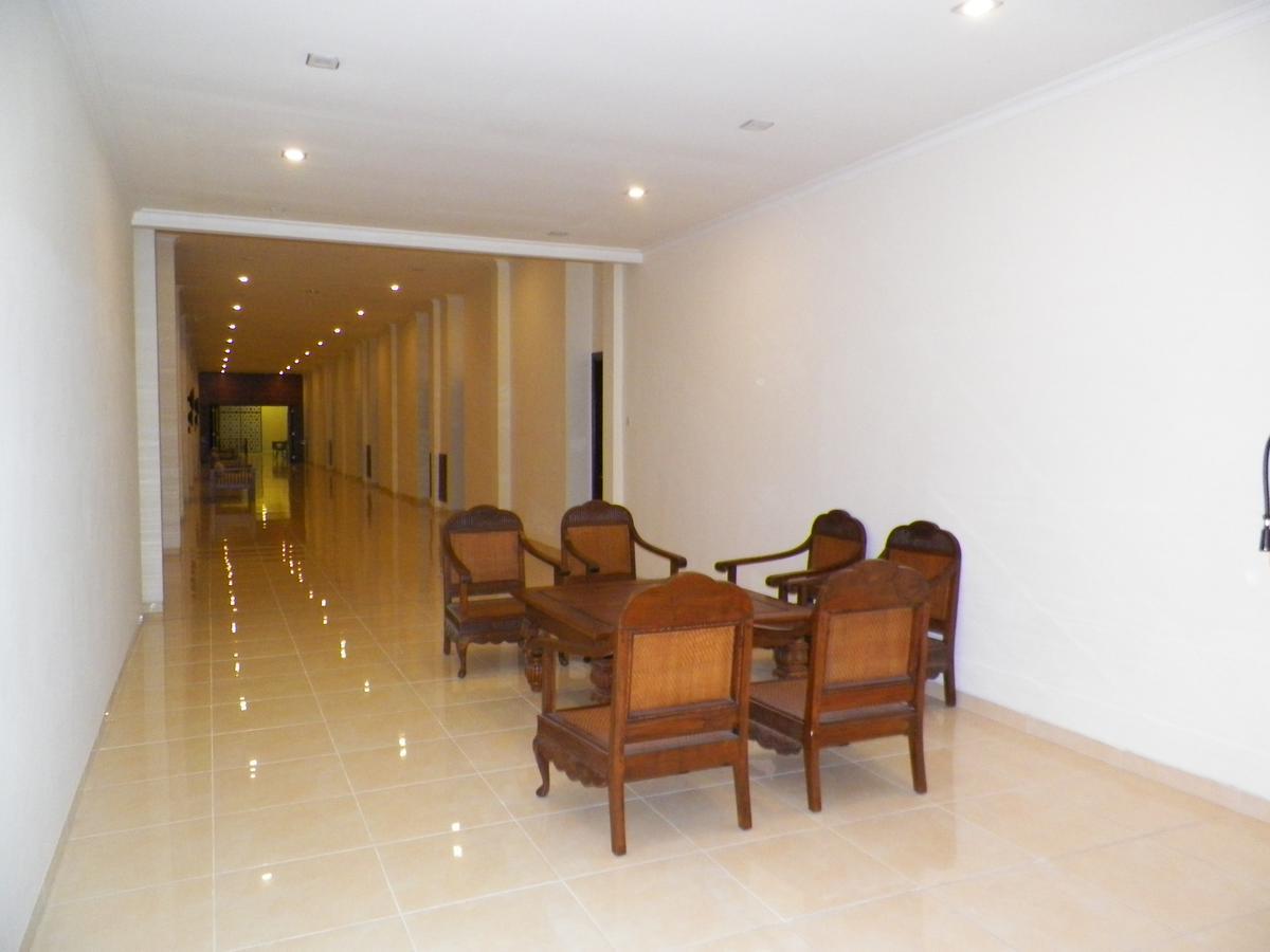 Multazam Hotel Solo 외부 사진
