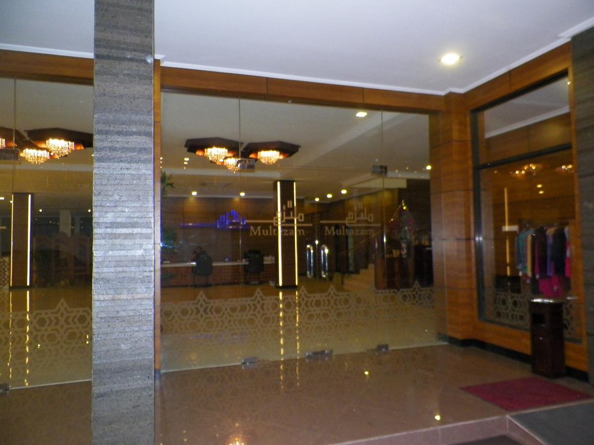 Multazam Hotel Solo 외부 사진
