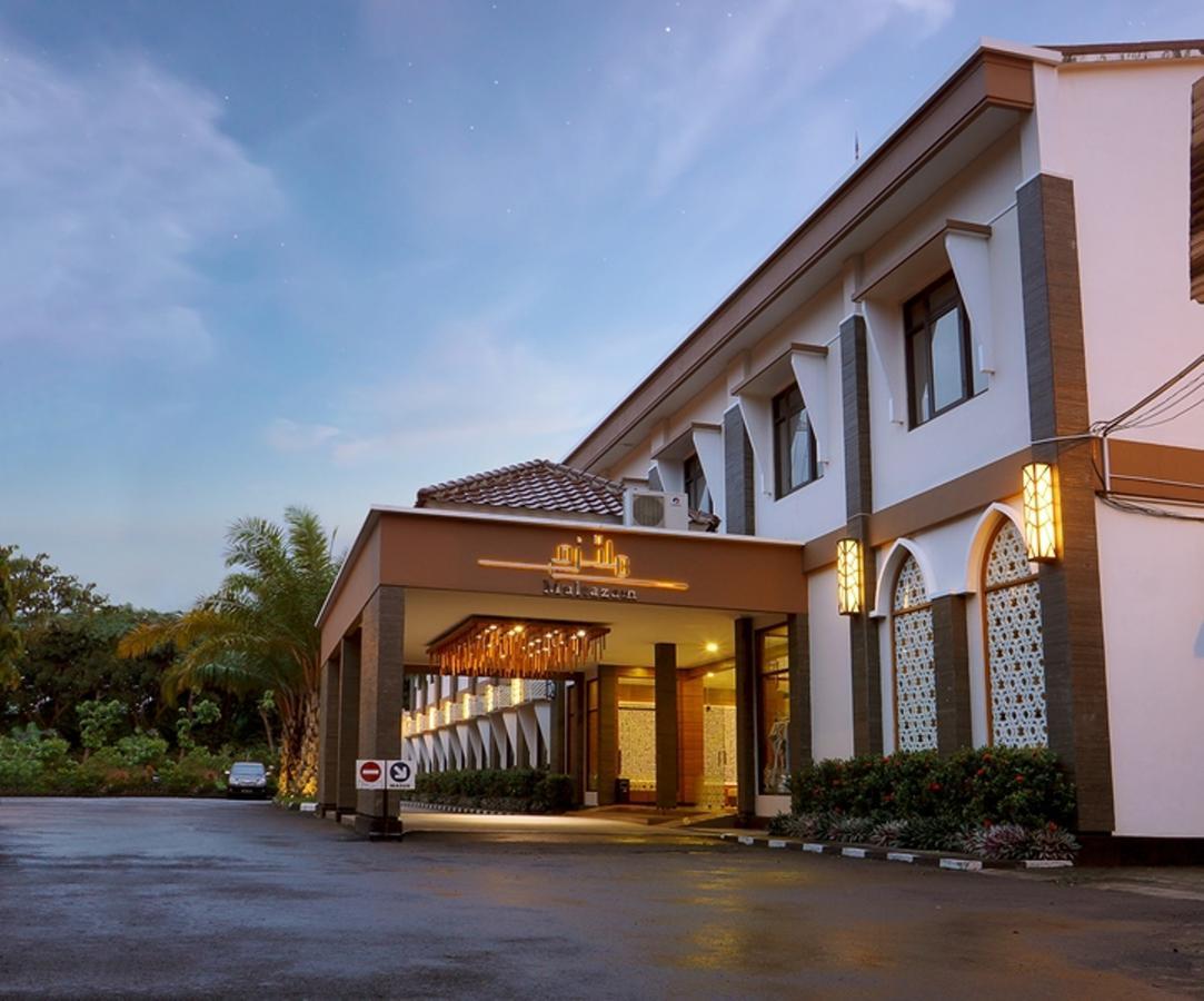 Multazam Hotel Solo 외부 사진